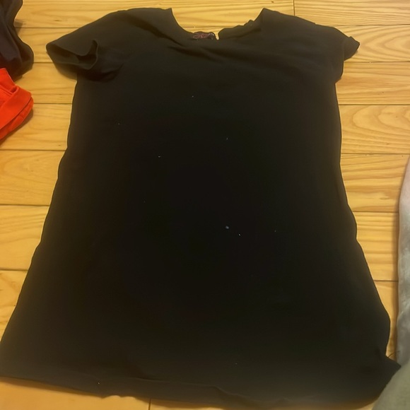 🖤black t-shirt🖤 - Picture 4 of 4